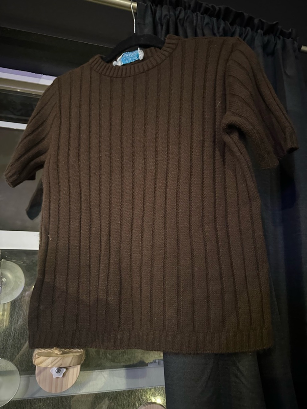 Vintage Women's Dark Brown Ribbed Short-Sleeve Crewneck Sweater